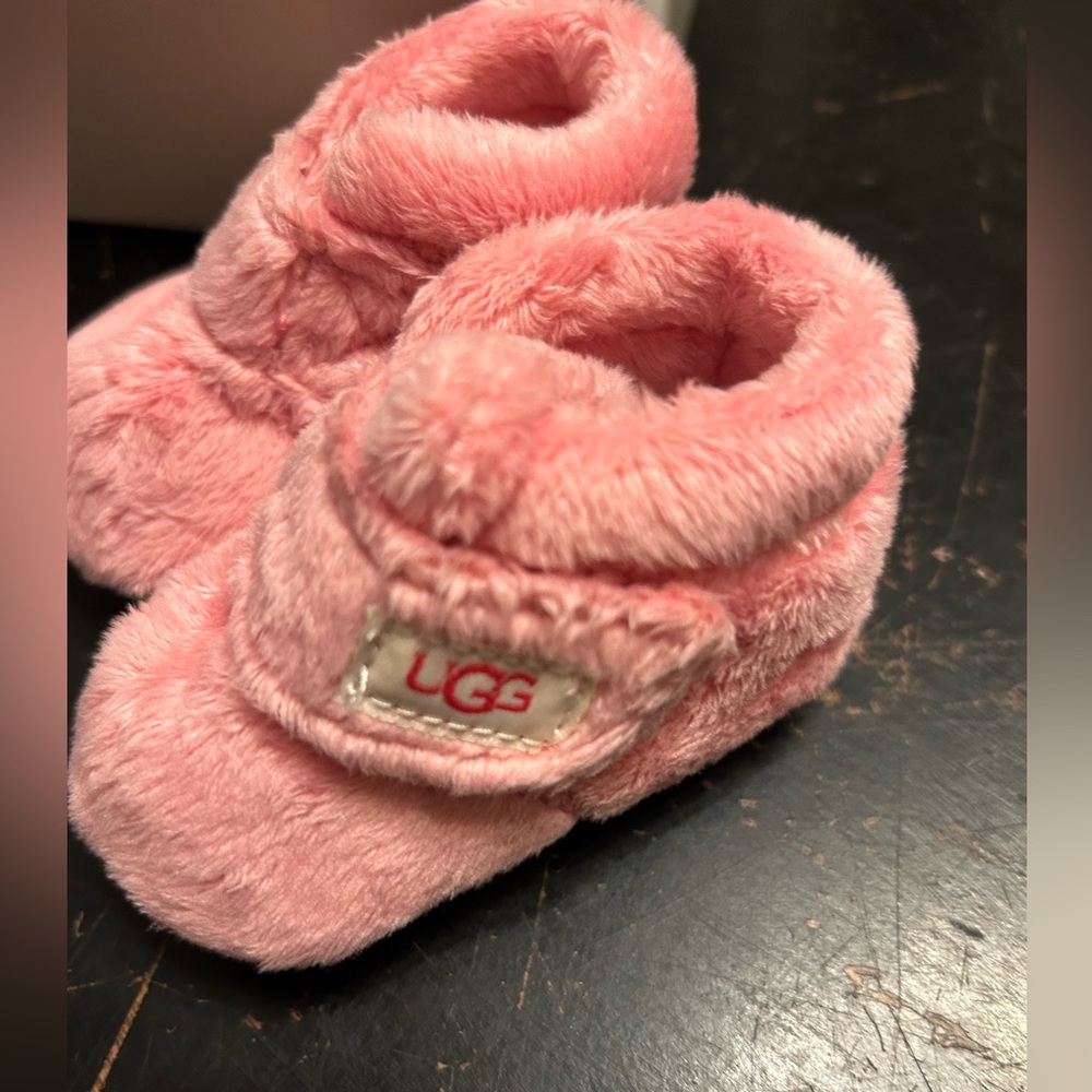 Baby uggs brand new never worn comes with box